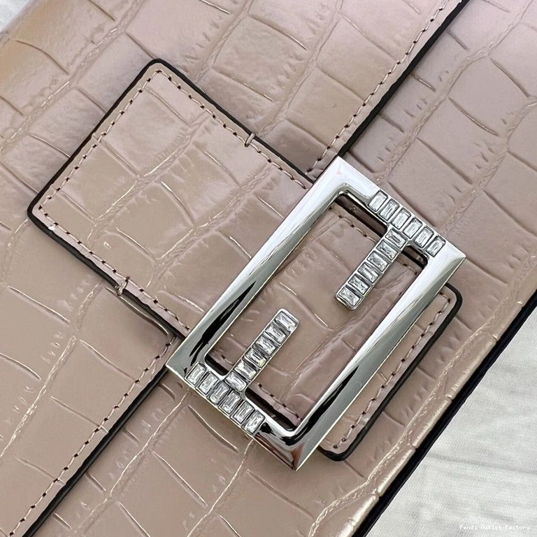 Vintage HOT Baguette Medium Fendi Crocodile Leather In Tiffany Khaki Bag 0716